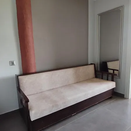 Irina, Kassandra Appartement Potidée